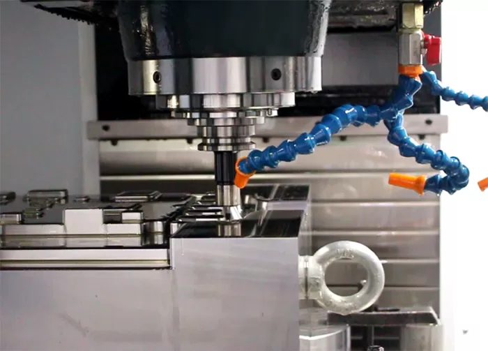 ماكينة تشغيل بنظام CNC للبيع